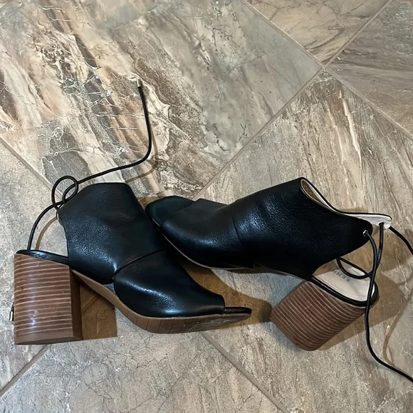 Leather booties - Picture 3 of 9